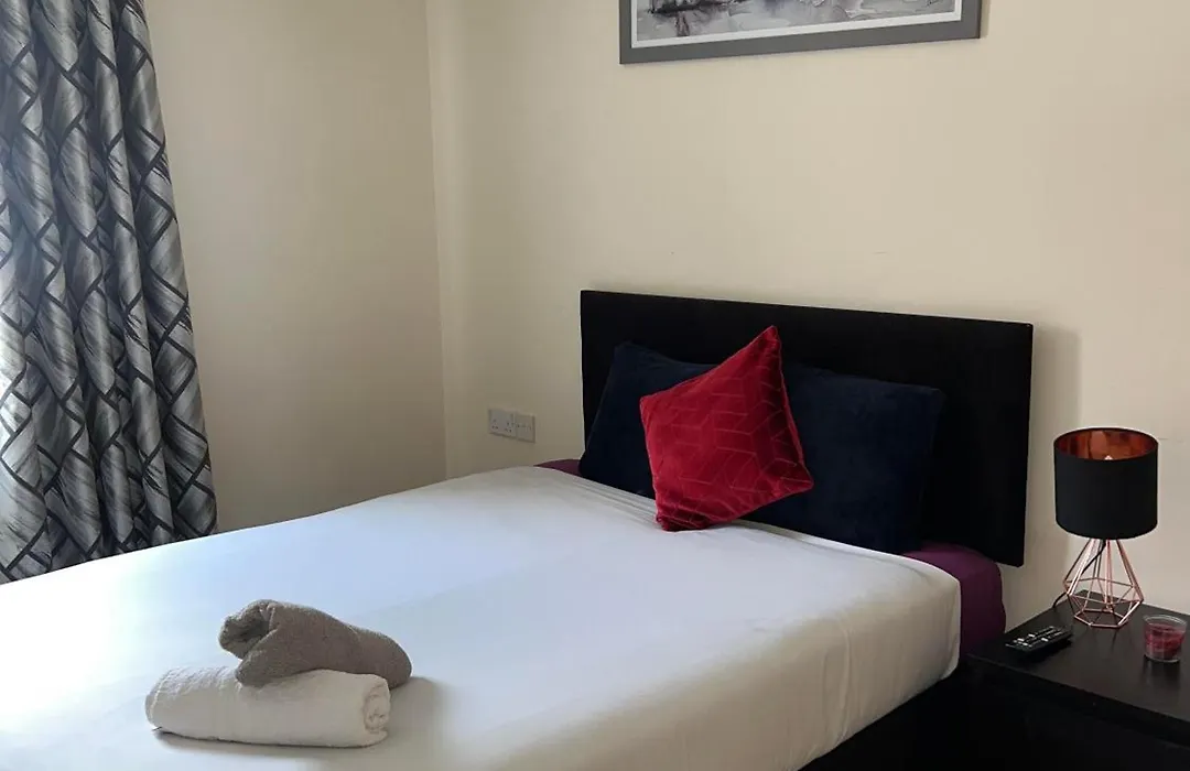 Pretty Room In The Heart Of Edinburgh-1
