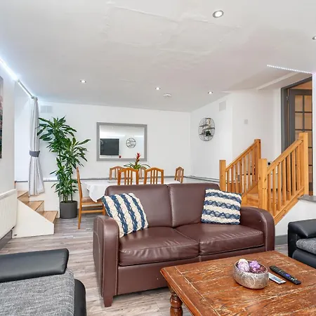 Deluxe Rooms In Ediburgh City Centre - Excellent Location-2