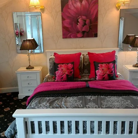Aaran Lodge Guest House-2